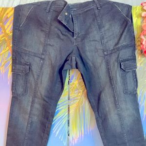 WEIGHT LOSS SALE! Brand new NEVER WORN pair of jeans! Very thick quality!